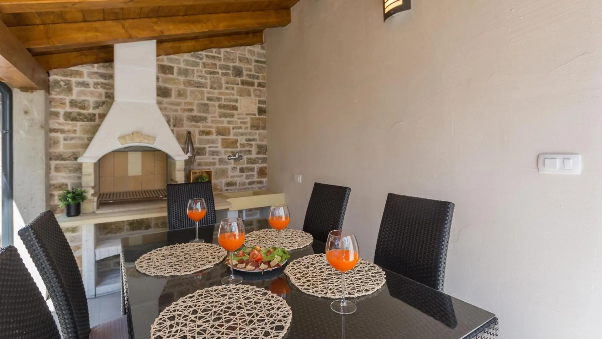 Apartment Moderne Ferienwohnung Mit Meerblick Porec