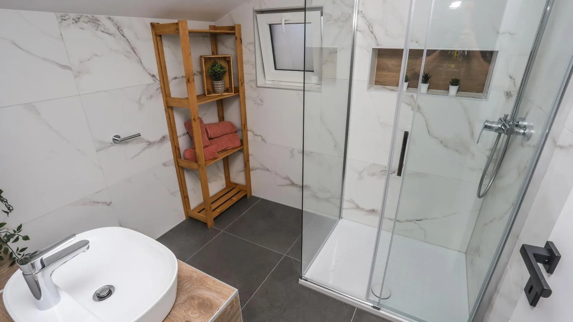 Moderne Ferienwohnung Mit Meerblick Porec Apartment