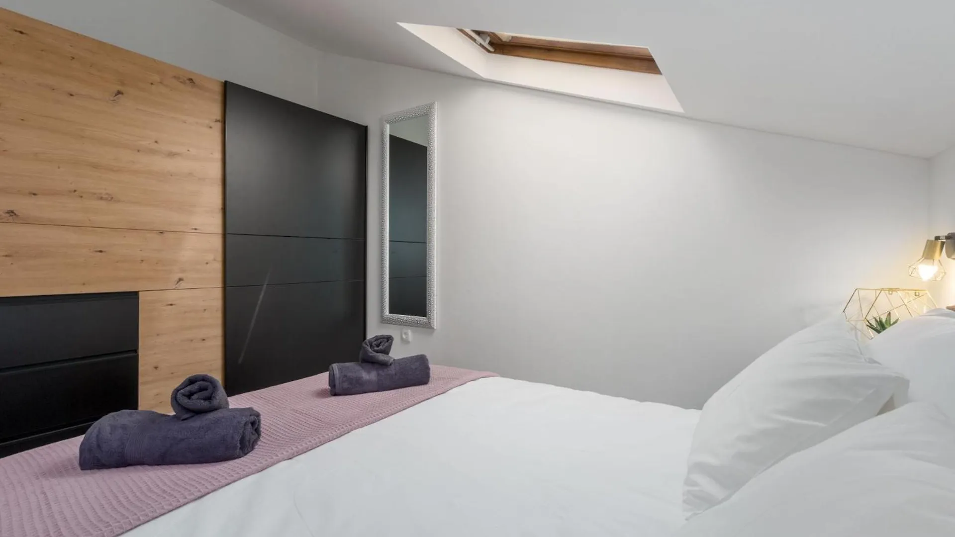 Moderne Ferienwohnung Mit Meerblick Porec Apartment